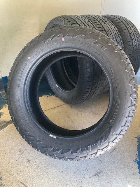 完売)(中古タイヤ)新車はずし品!! 2021年製☆225/60R18 100H FALKEN
